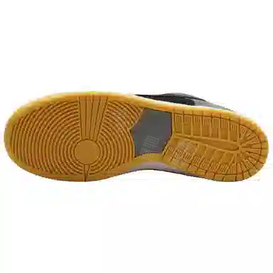 Nike SB Dunk Low "Dark Smoke Grey"