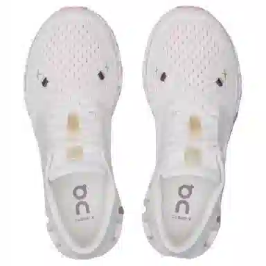 On Cloud X 4 Ivory White