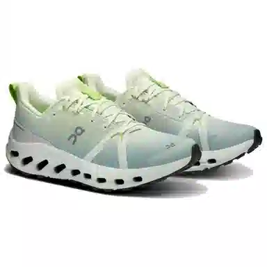 On Cloudsurfer Trail