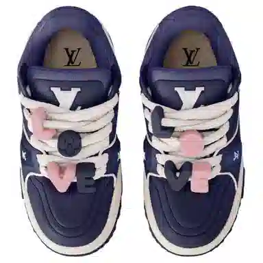 LOUIS VUITTON Trainer Maxi LOVE