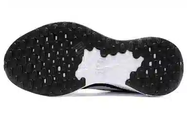 Nike Revolution 7