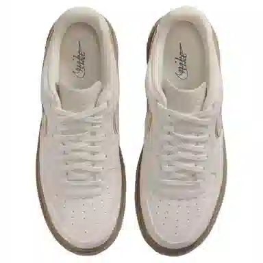 Nike Air Force 1 LUXE