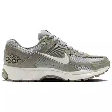 Nike Air Zoom Vomero 5