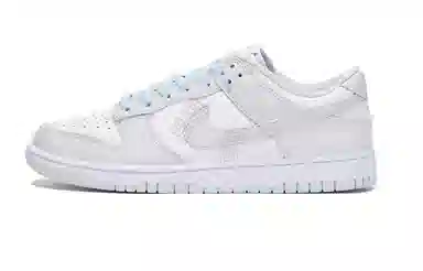 Nike Dunk vibe