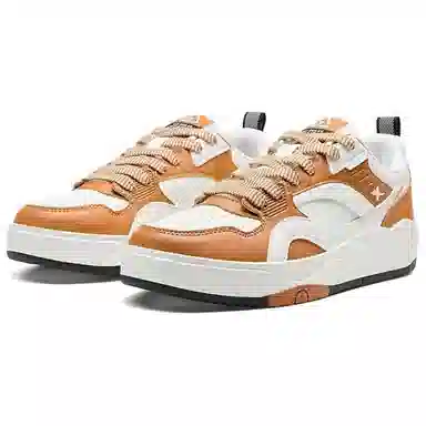 特步 驭桀 舒适百搭 防滑耐磨 低帮 板鞋 男款 棕白