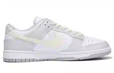Nike Dunk vibe