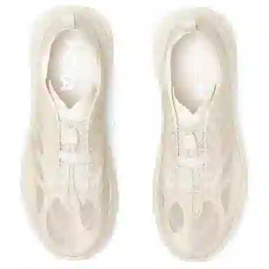 Satisfy x HOKA ONE ONE Mafate Speed 4