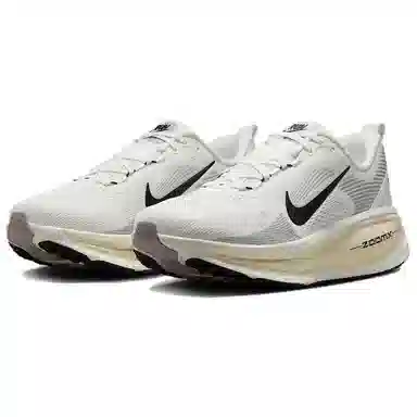 Nike Vomero 18 Beige