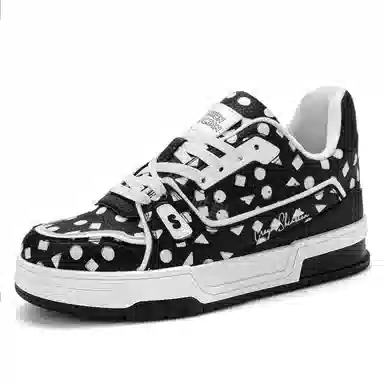 Crayon Shinchan Classic Low Sneakers