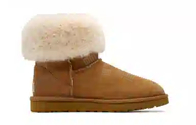 UGG Classic Mini