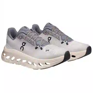 On Cloudtilt WMNS