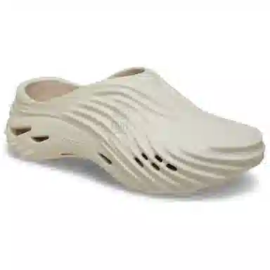 Crocs Echo Wave Clog Beige