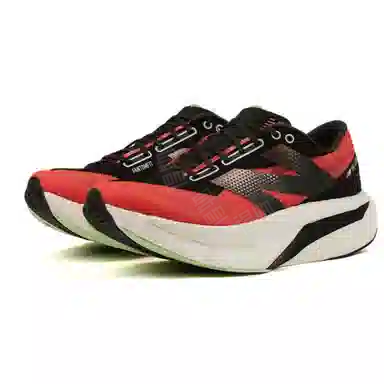 New Balance Elite v4