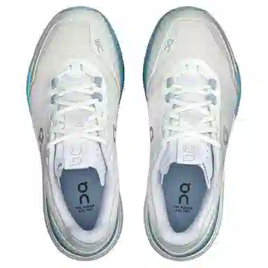 On THE ROGER Advantage Pro White Blue