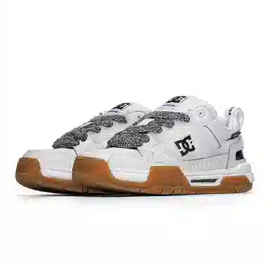 DC Shoes