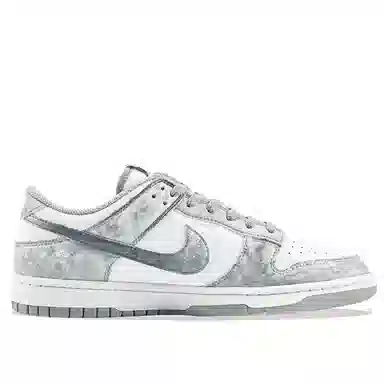 Nike Dunk Low "Grey Walker"