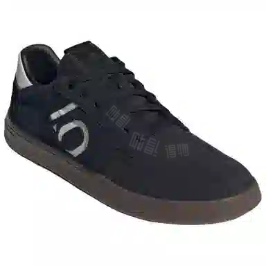 adidas Sleuth