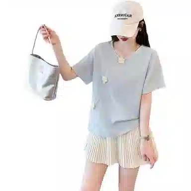 LAKESI T