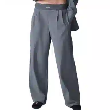 alo yoga SUIT UP TROUSER logo