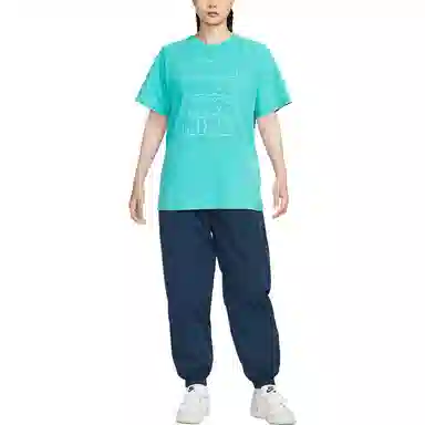 Nike Sportswear Essential T