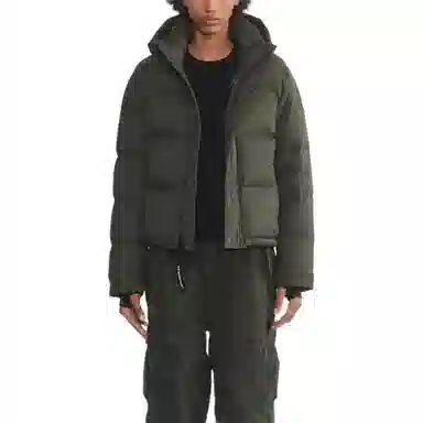 Aritzia TNA Super Puff Shorty