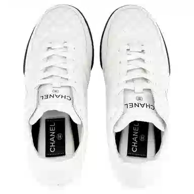 CHANEL 24a Sneakers