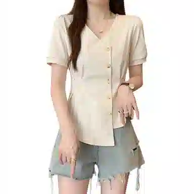 Beauty at 19 2025mm T