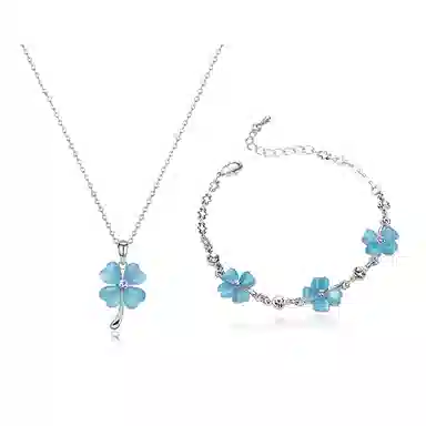 【幸运女神 I 请你发财！】 克兰茜 四叶草系列 浪漫精致甜美锁骨链 简约气质优雅心动日常百搭可调节手饰 玻璃猫眼 项链 女款