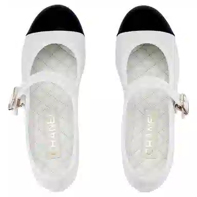 CHANEL 25S Mary Jane White