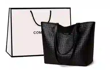 COMELY Tote