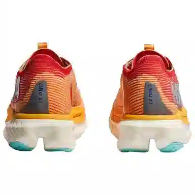 HOKA ONE ONE CIELO X1