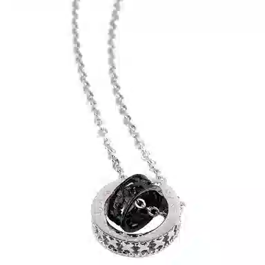 ROADLATIVE Lace Engraved Ring Pendant Necklace