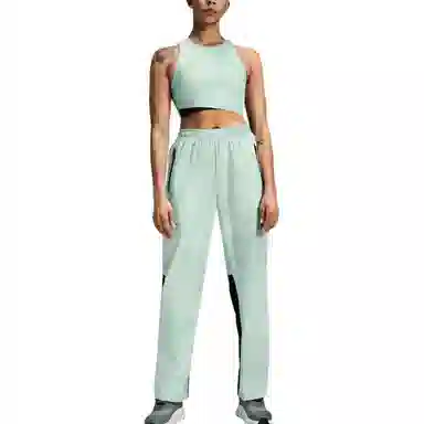 On x LOEWE Performance Top