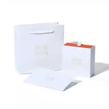 925