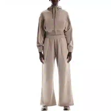 On x FKA twigs Club SS25 LOOSE