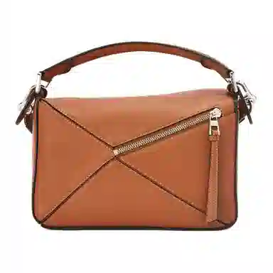 LOEWE Puzzle Anagram