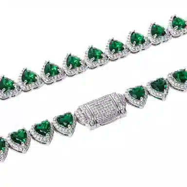 LUXTA Heart Necklace