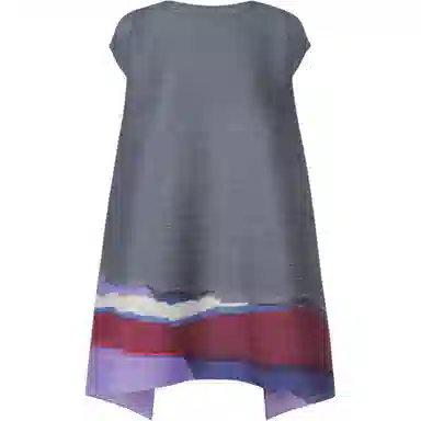 PLEATS PLEASE ISSEY MIYAKE