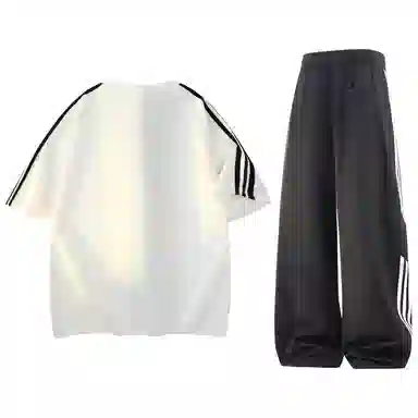 maxim's de paris logoT