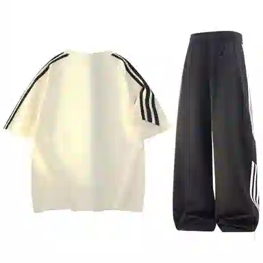 maxim's de paris logoT