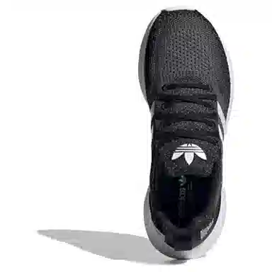 adidas originals Swift Run 22