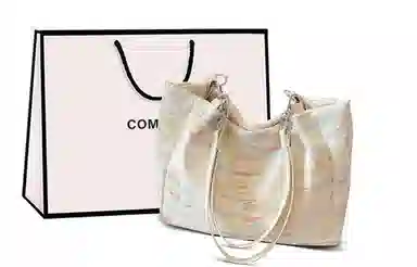 COMELY Tote