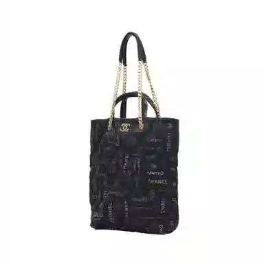 CHANEL 22P MAXI Tote 520