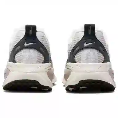 Nike Vomero 18 White