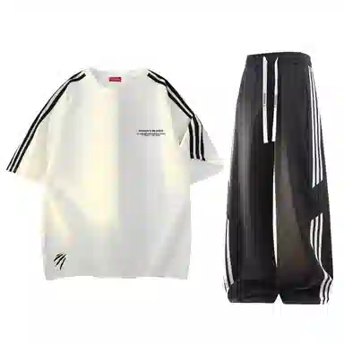 maxim's de paris logoT