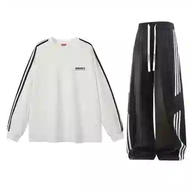 maxim's de paris logoT