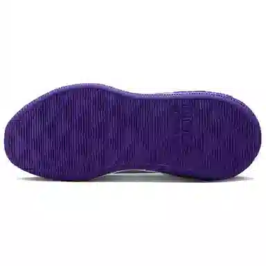 Nike Bella 7
