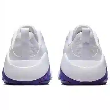 Nike Bella 7