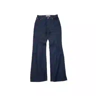 THE MUSEUM VISITOR 24SS