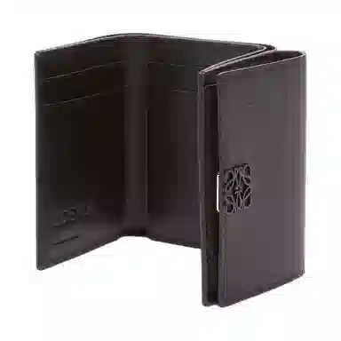 LOEWE Anagram